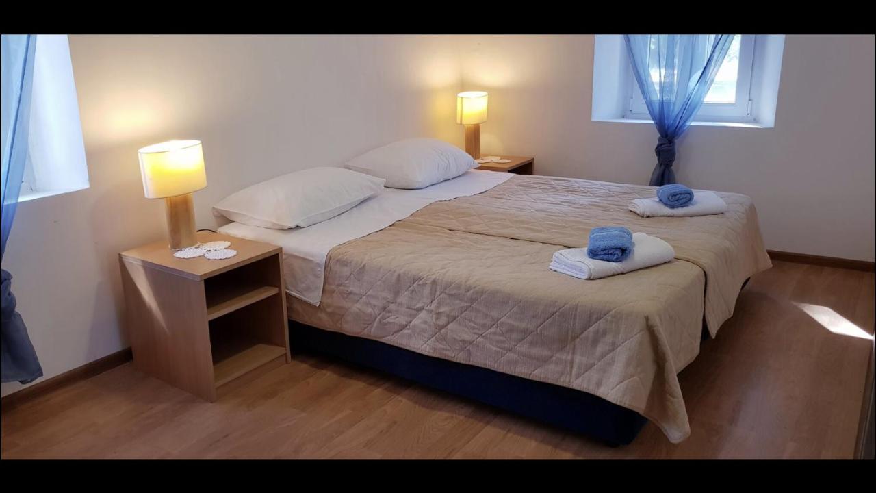 Villa Charming House Lovro à Prožura Extérieur photo